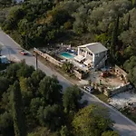Stelios Stone House Sinarades ヴィラ *
