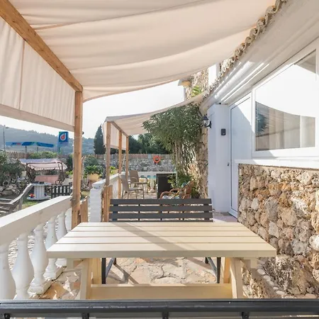 Stelios Stone House Sinarades Kouramádes