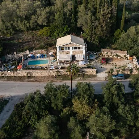ヴィラ Stelios Stone House Sinarades Kouramádes