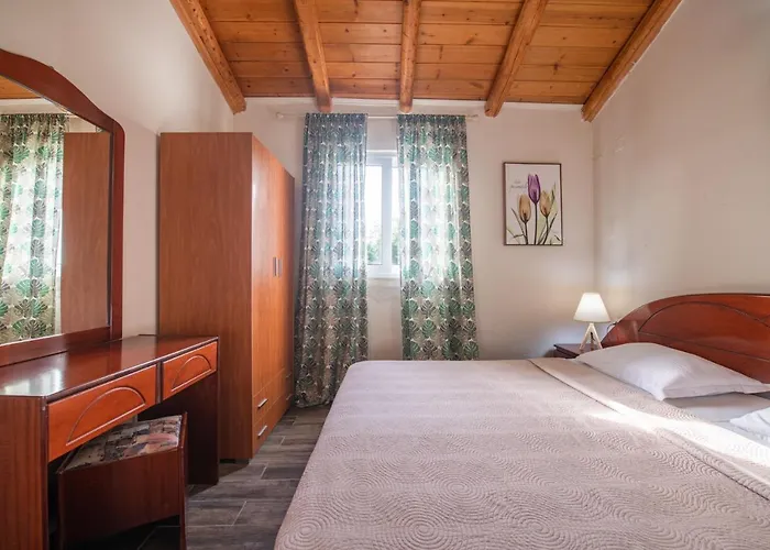 Villa Stelios Stone House Sinarades
