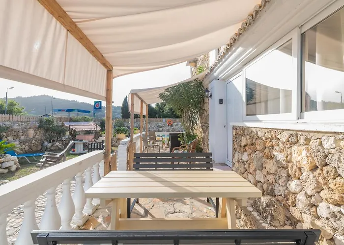 Stelios Stone House Sinarades Kouramades